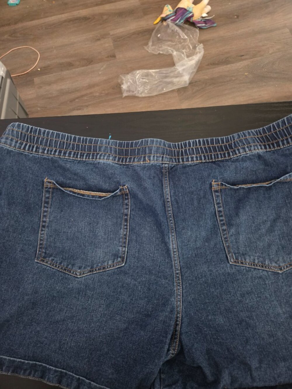 Shorts - Picture 2 of 6